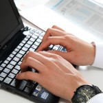 掲示板やSNSでIPアドレスから投稿者の個人情報を特定する方法について